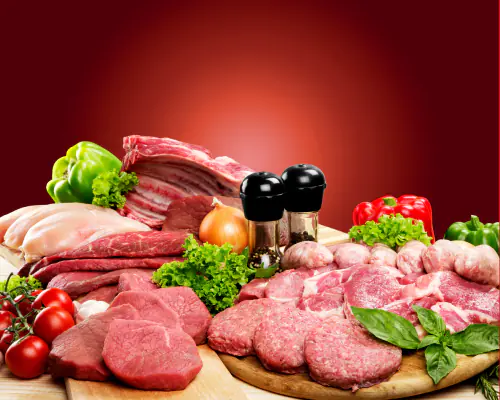 Carne crua fresca com vegetais